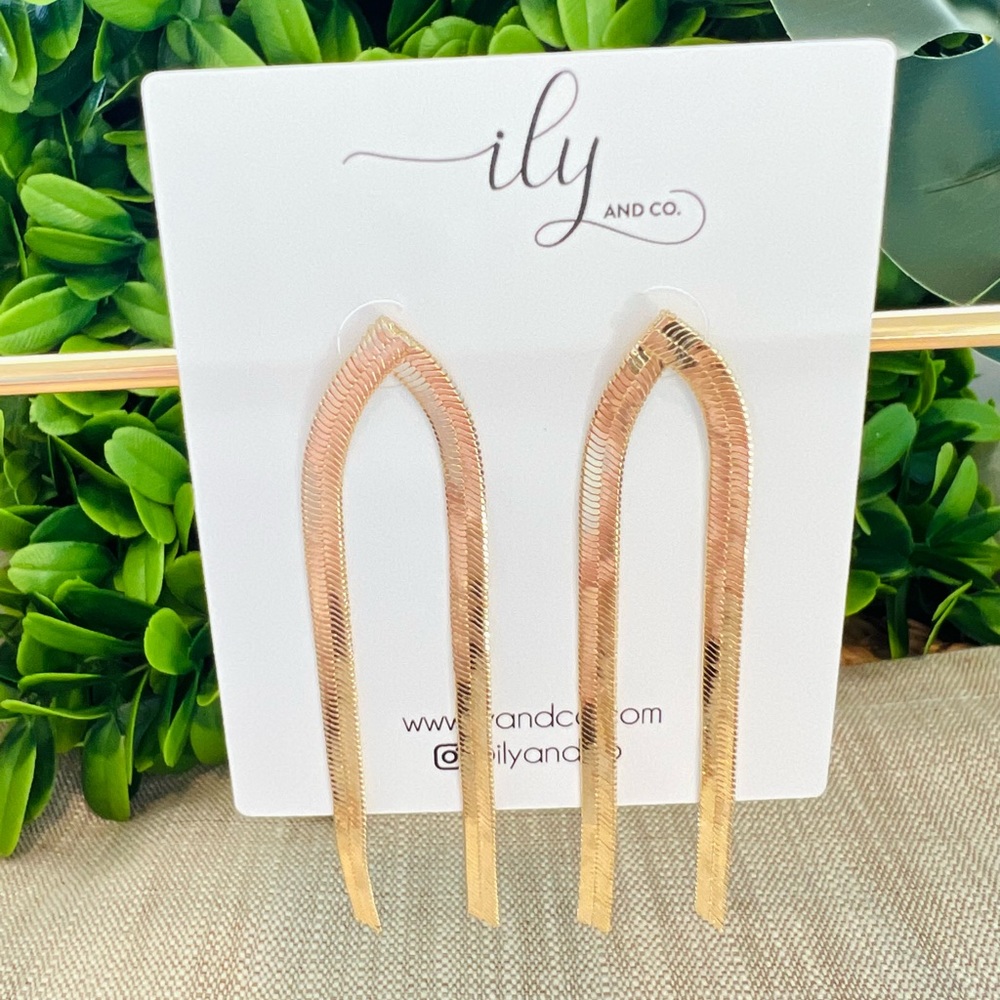 New Gold Tone Snake Chain Dangle Earrings Lightweight Herringbone Post Back
